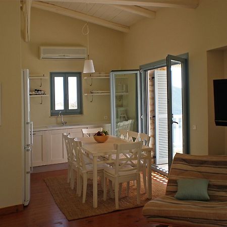 Urania Luxury Villas Pondi Ngoại thất bức ảnh